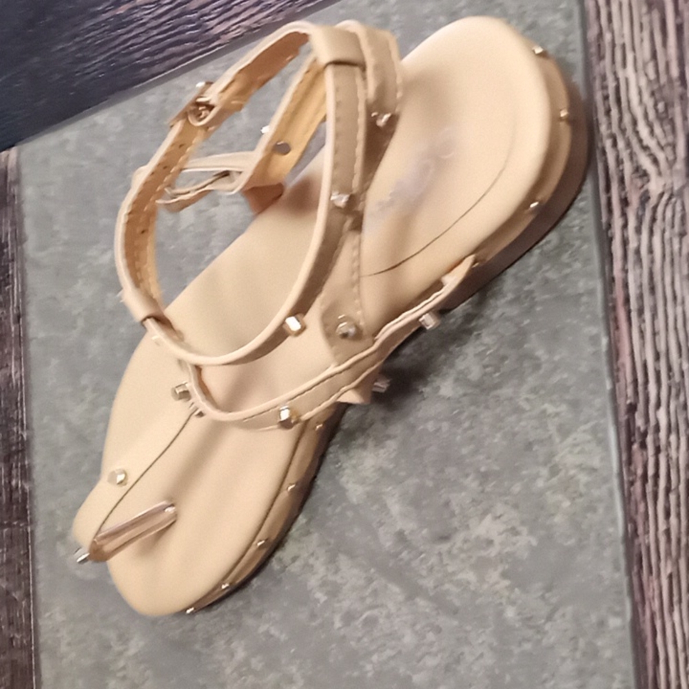Beice lady sandals size 7/2 - Picture 6 of 6